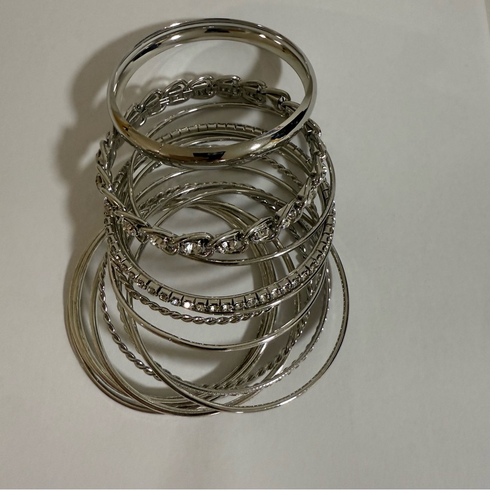 Elegant Silver Bangle Bracelet Set